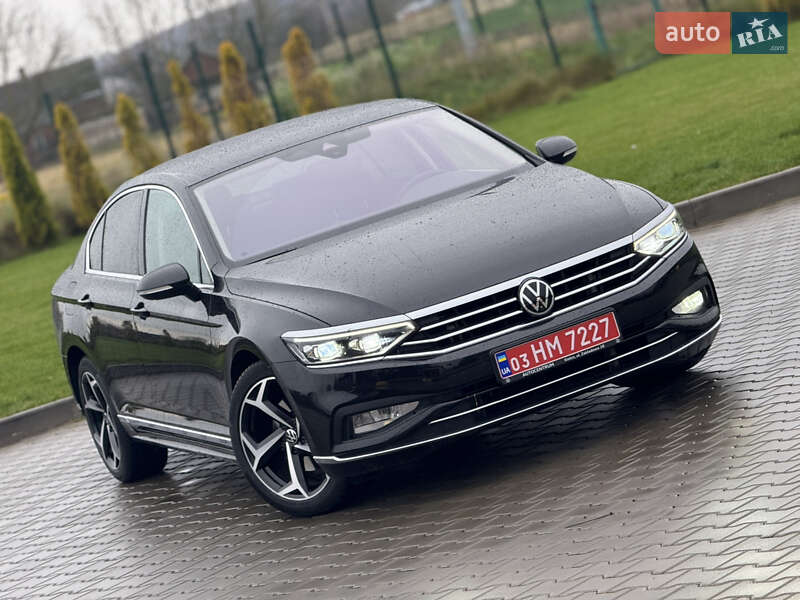 Седан Volkswagen Passat 2020 в Луцьку