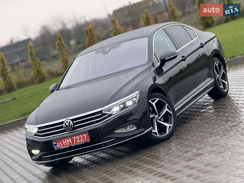 Седан Volkswagen Passat 2020 в Луцьку