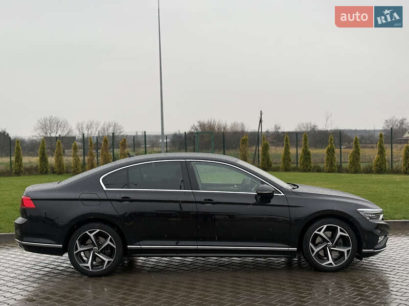 Седан Volkswagen Passat 2020 в Луцьку