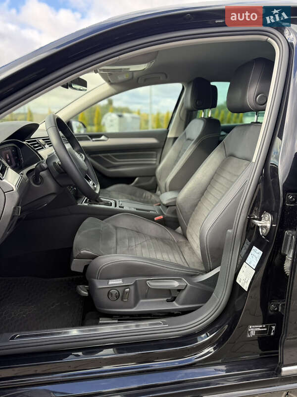 Седан Volkswagen Passat 2020 в Луцьку