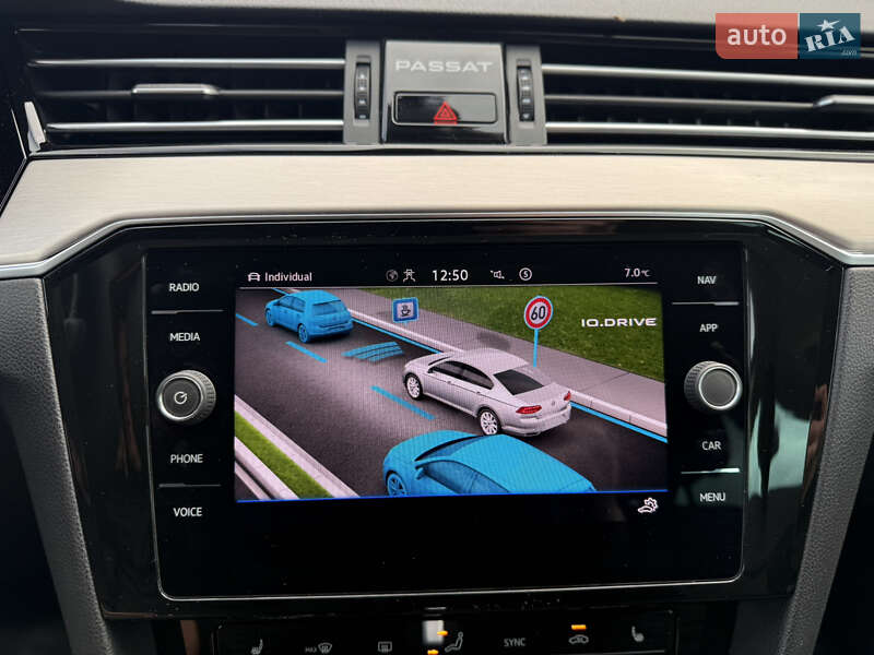 Седан Volkswagen Passat 2020 в Луцьку