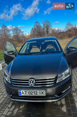 Седан Volkswagen Passat 2012 в Долині
