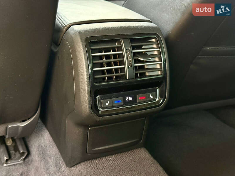 Седан Volkswagen Passat 2018 в Днепре