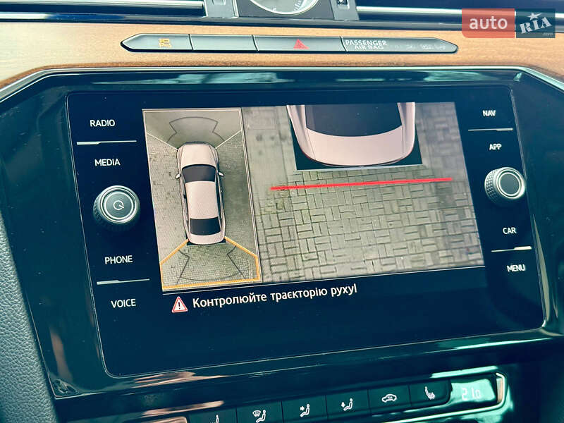 Седан Volkswagen Passat 2018 в Днепре