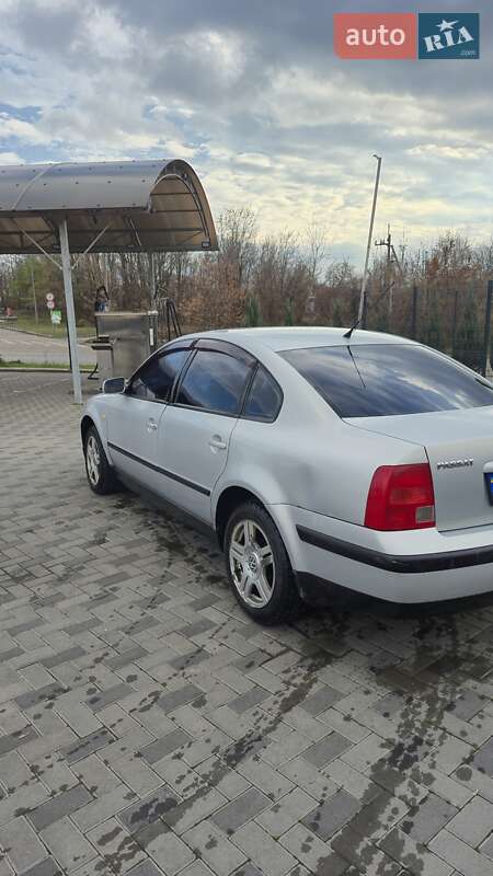 Седан Volkswagen Passat 1999 в Полтаве