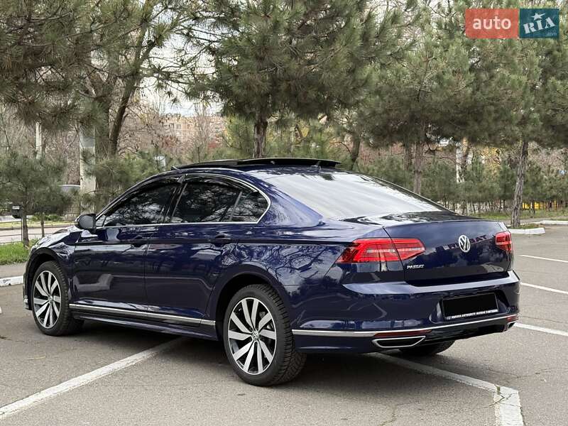 Седан Volkswagen Passat 2018 в Одессе