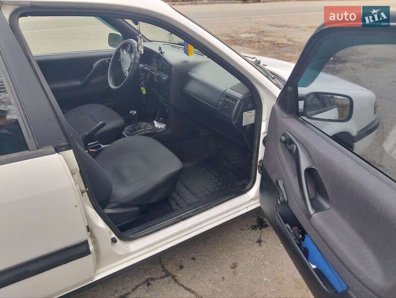 Універсал Volkswagen Passat 1994 в Білій Церкві