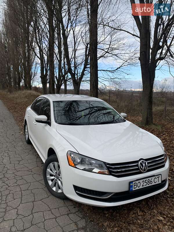 Седан Volkswagen Passat 2013 в Хмельницком