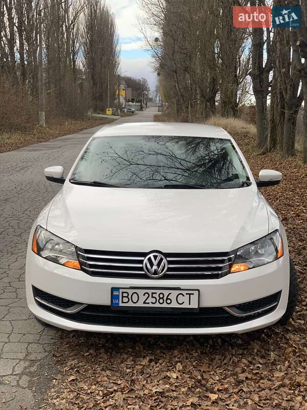 Седан Volkswagen Passat 2013 в Хмельницком