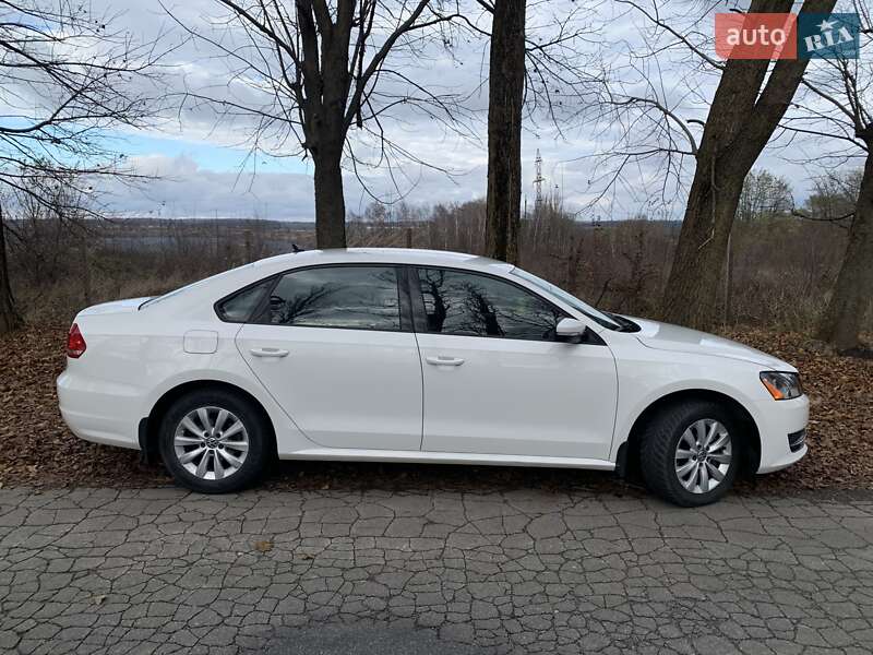 Седан Volkswagen Passat 2013 в Хмельницком