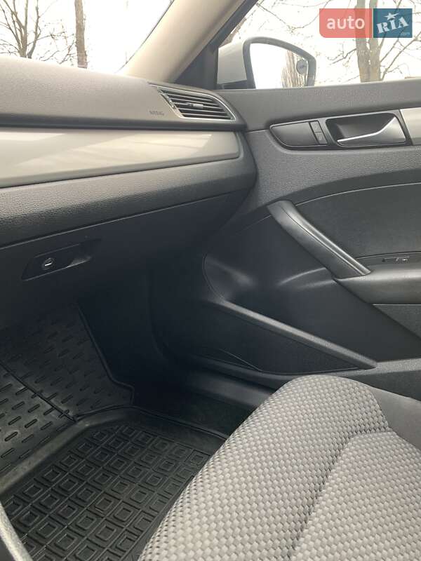 Седан Volkswagen Passat 2013 в Хмельницком