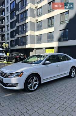 Седан Volkswagen Passat 2014 в Ивано-Франковске