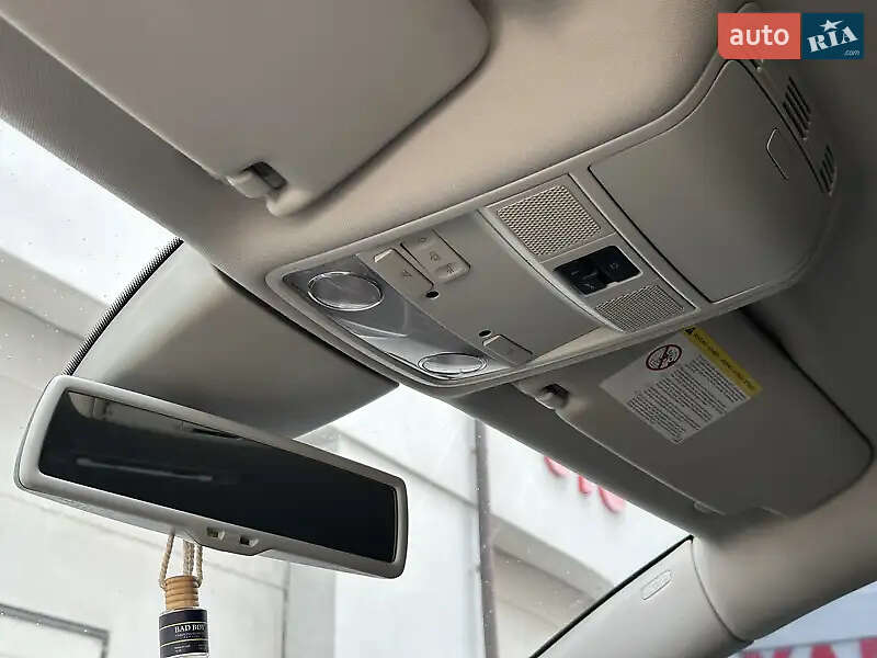 Універсал Volkswagen Passat 2011 в Сарнах