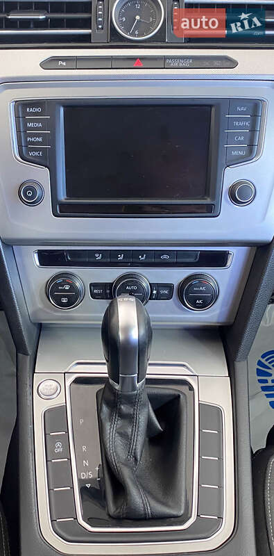 Універсал Volkswagen Passat 2015 в Львові