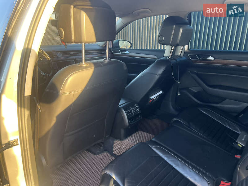 Седан Volkswagen Passat 2015 в Тячеві фото 12 Седан Volkswagen Passat 2015 в Тячеві