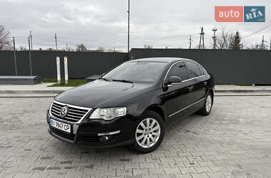 Седан Volkswagen Passat 2010 в Миргороде