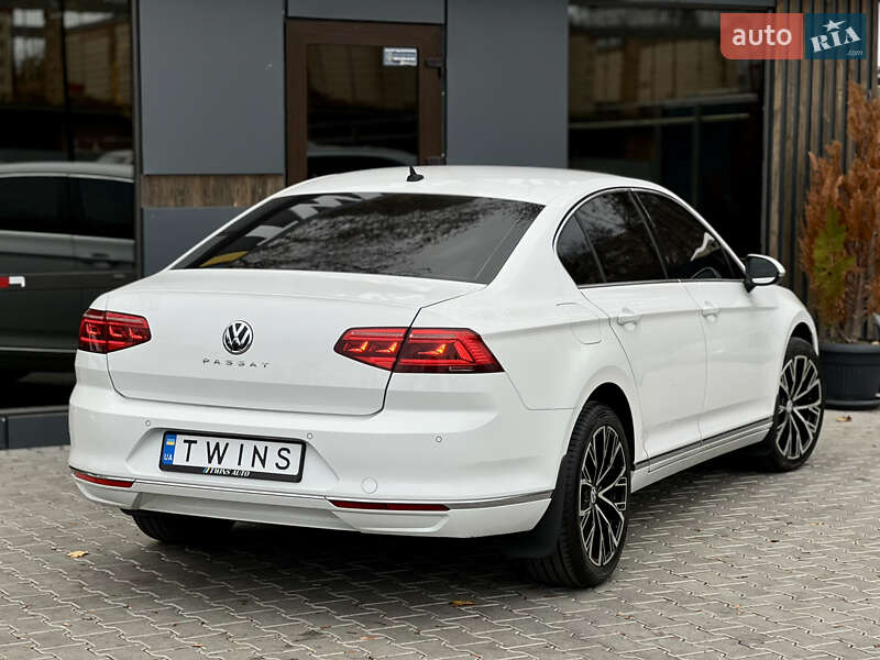 Седан Volkswagen Passat 2016 в Одессе