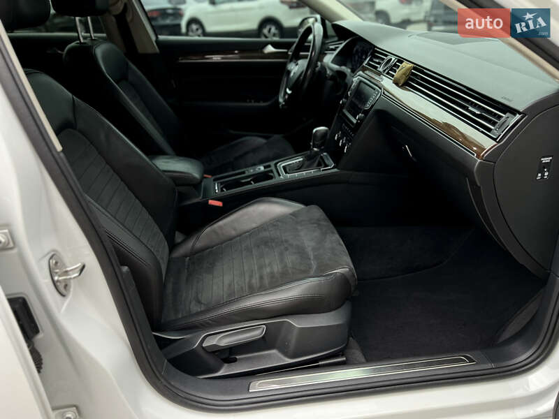 Седан Volkswagen Passat 2016 в Одессе