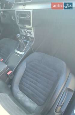 Седан Volkswagen Passat 2012 в Львове