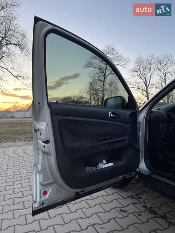 Універсал Volkswagen Passat 2003 в Коростені