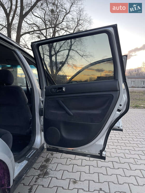 Універсал Volkswagen Passat 2003 в Коростені