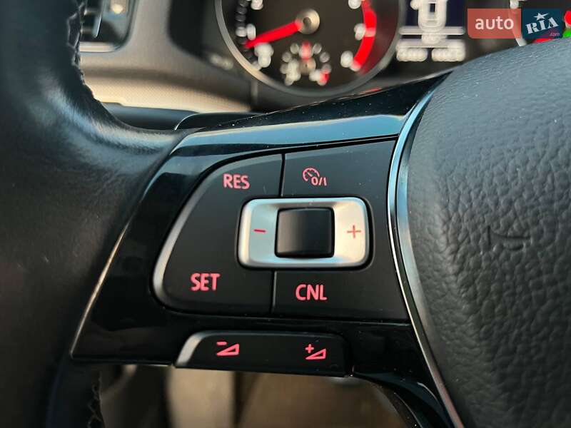 Седан Volkswagen Passat 2018 в Киеве