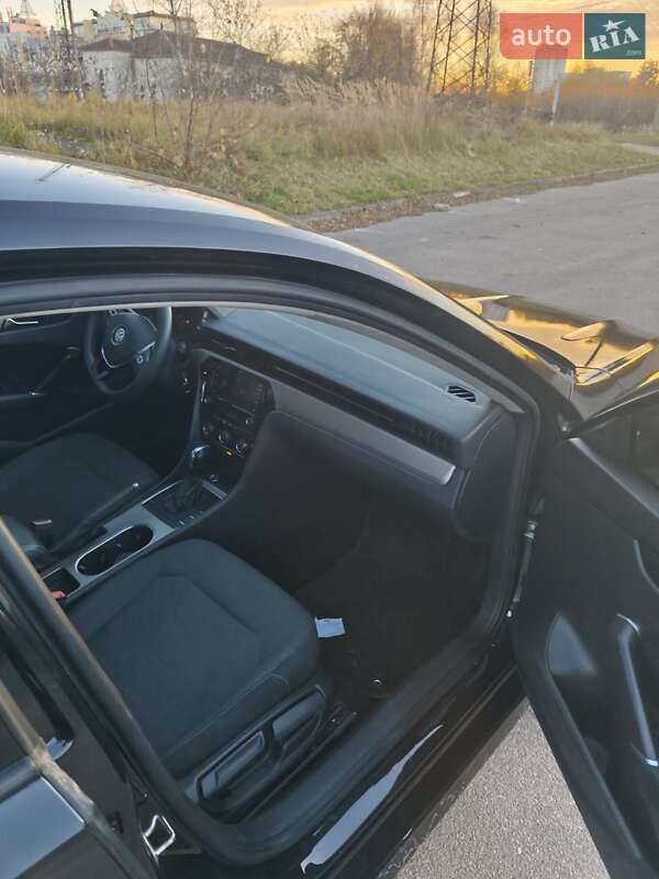 Седан Volkswagen Passat 2020 в Києві