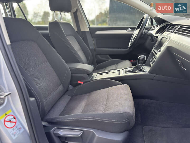 Универсал Volkswagen Passat 2017 в Житомире