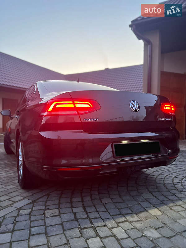 Седан Volkswagen Passat 2016 в Хусте
