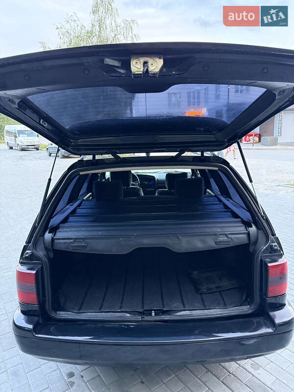 Універсал Volkswagen Passat 1995 в Кременці