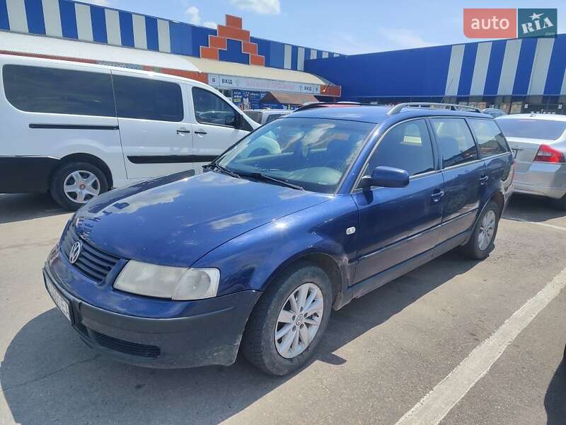 Универсал Volkswagen Passat 2000 в Вижнице
