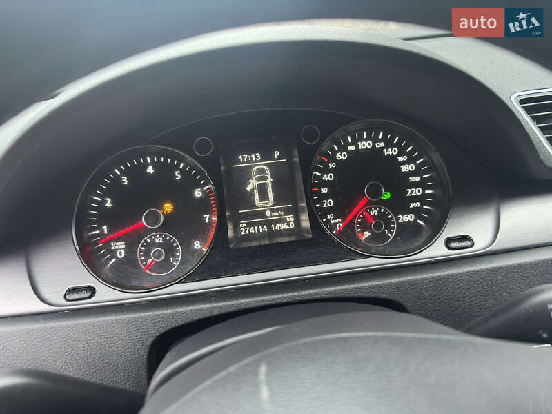 Універсал Volkswagen Passat 2012 в Івано-Франківську