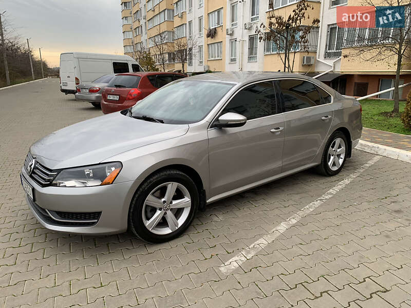 Седан Volkswagen Passat 2012 в Одесі