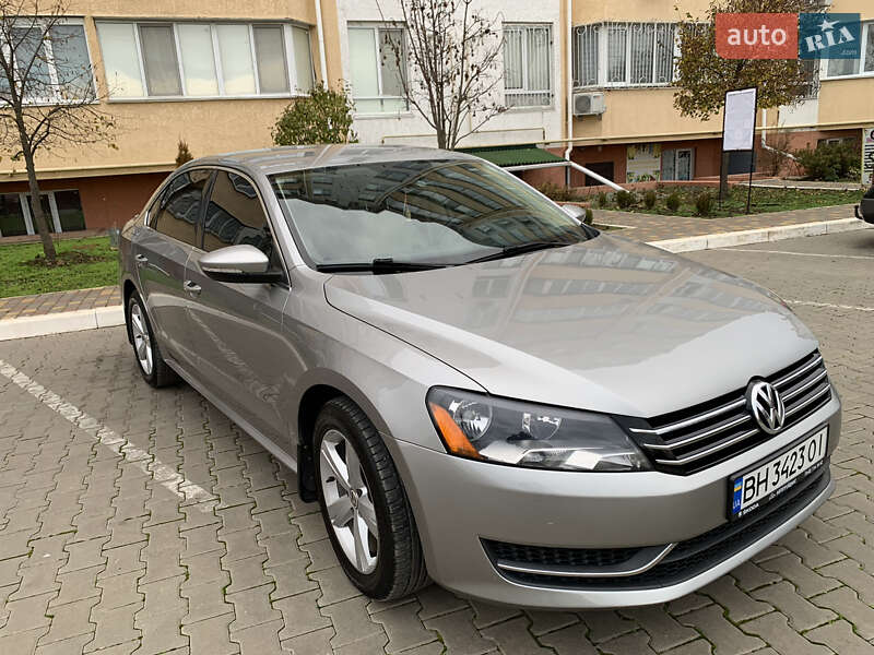 Седан Volkswagen Passat 2012 в Одесі