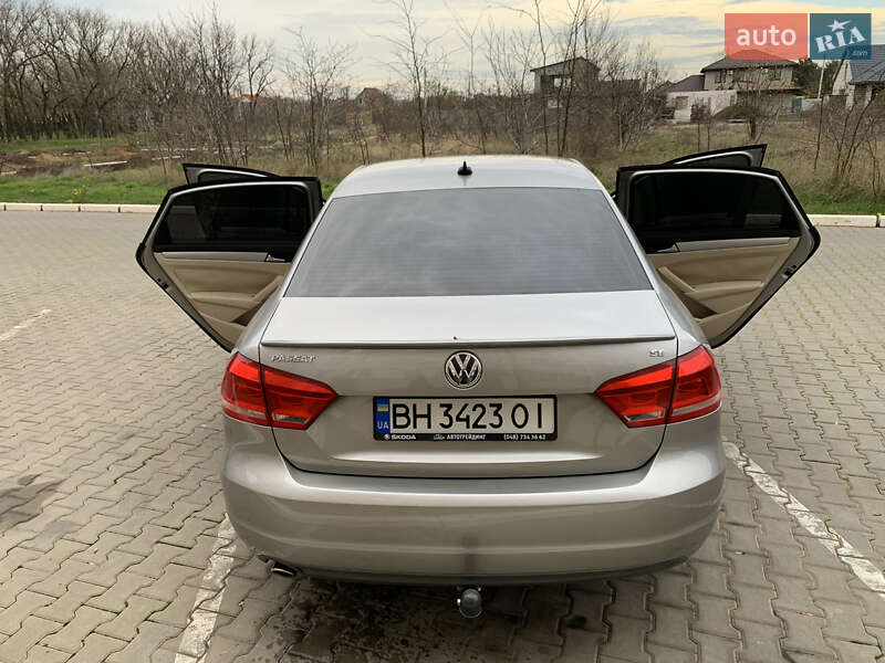 Седан Volkswagen Passat 2012 в Одесі