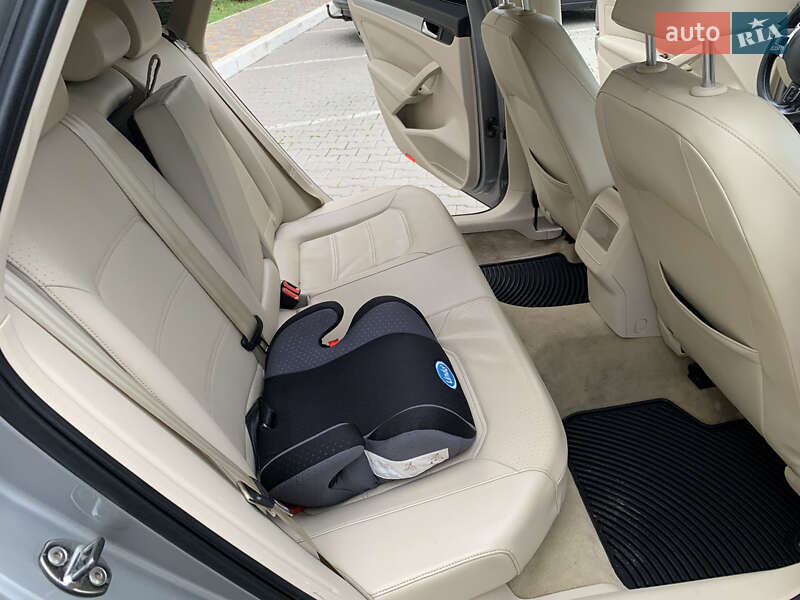 Седан Volkswagen Passat 2012 в Одесі