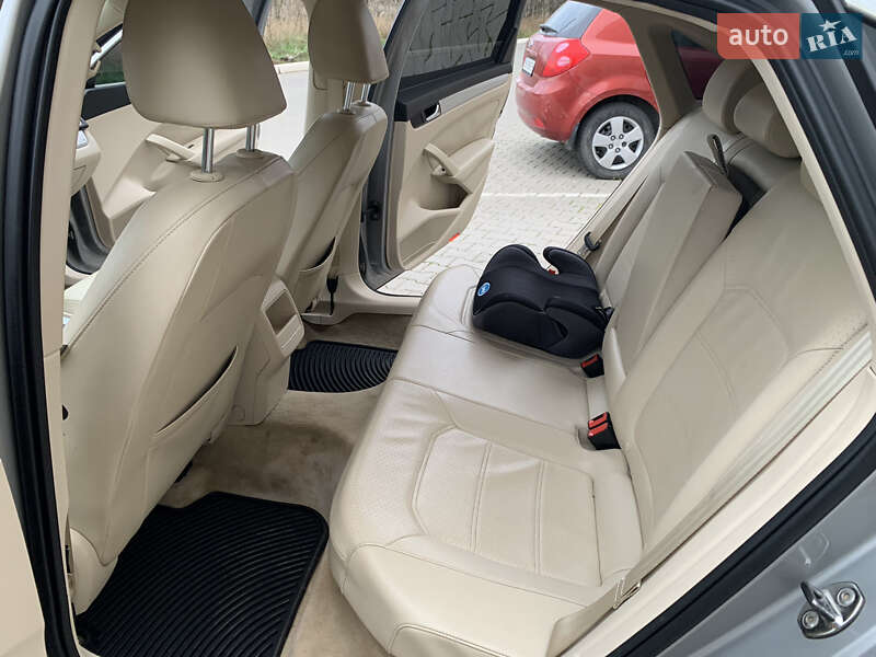 Седан Volkswagen Passat 2012 в Одесі