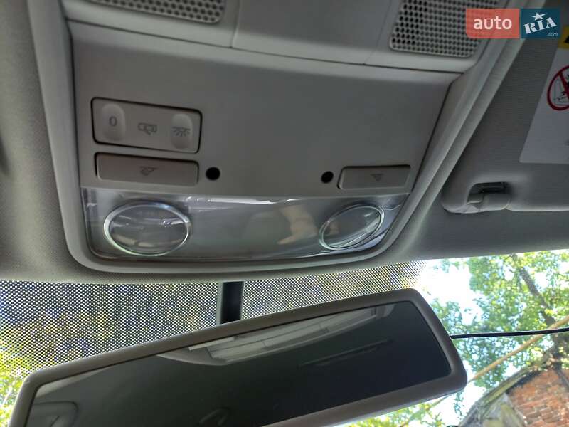 Универсал Volkswagen Passat 2012 в Хусте