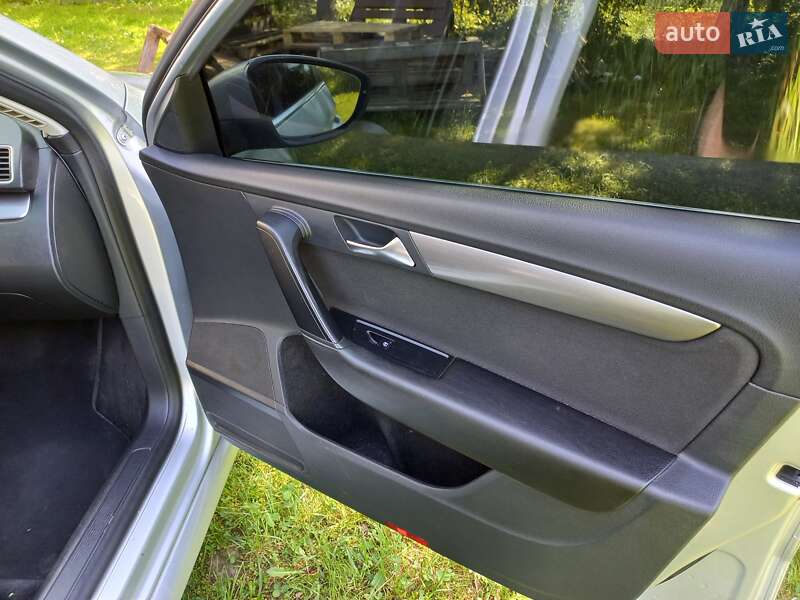 Универсал Volkswagen Passat 2012 в Хусте