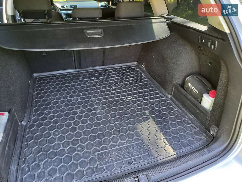 Универсал Volkswagen Passat 2012 в Хусте