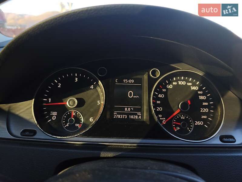 Универсал Volkswagen Passat 2012 в Хусте