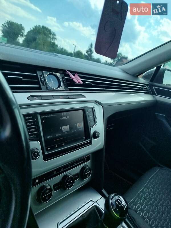 Универсал Volkswagen Passat 2015 в Ивано-Франковске