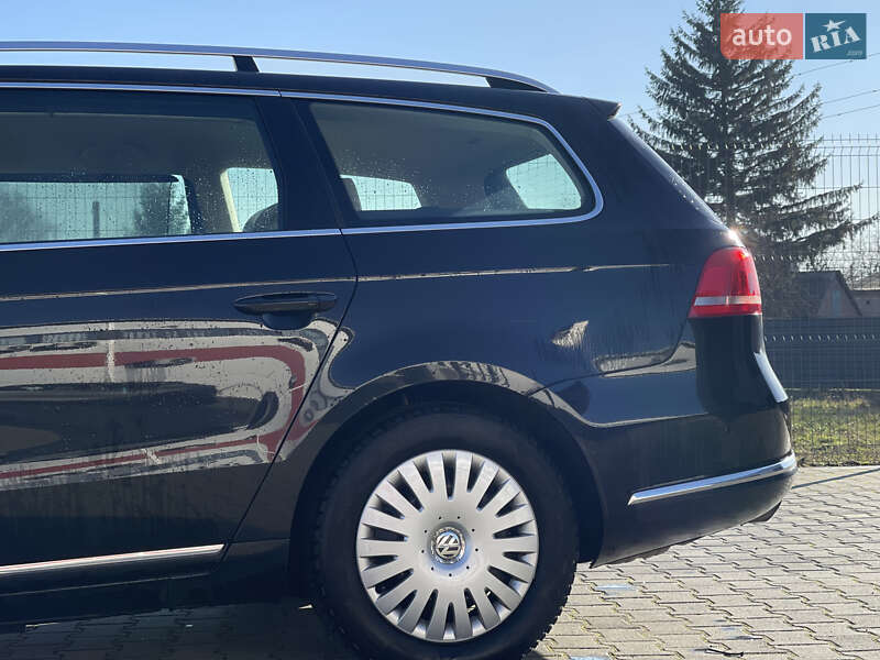 Универсал Volkswagen Passat 2011 в Нововолынске