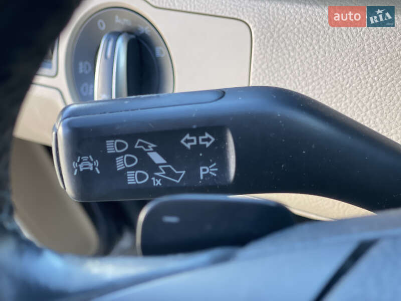 Универсал Volkswagen Passat 2011 в Нововолынске