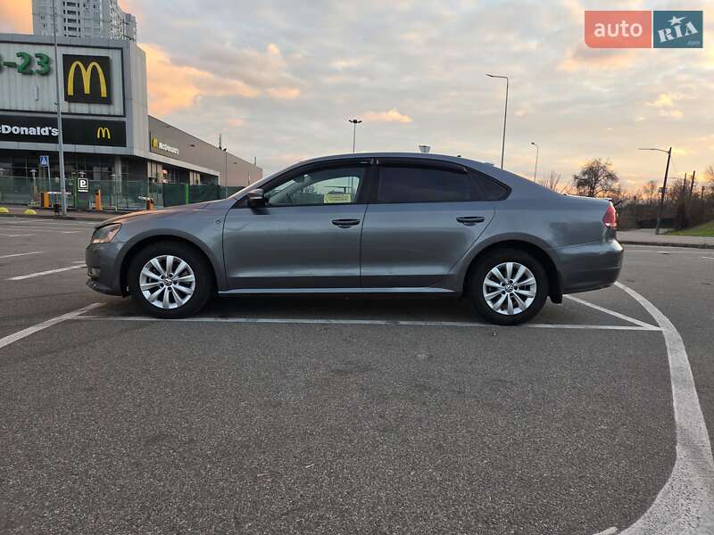 Седан Volkswagen Passat 2015 в Киеве