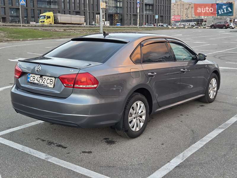 Седан Volkswagen Passat 2015 в Киеве
