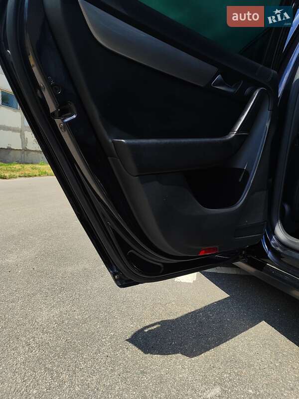 Универсал Volkswagen Passat 2011 в Кропивницком