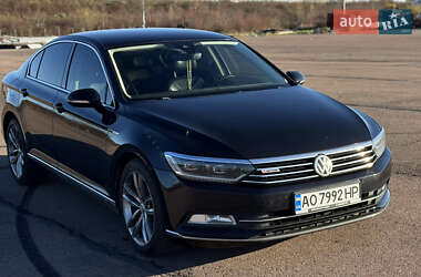 Седан Volkswagen Passat 2015 в Ужгороде