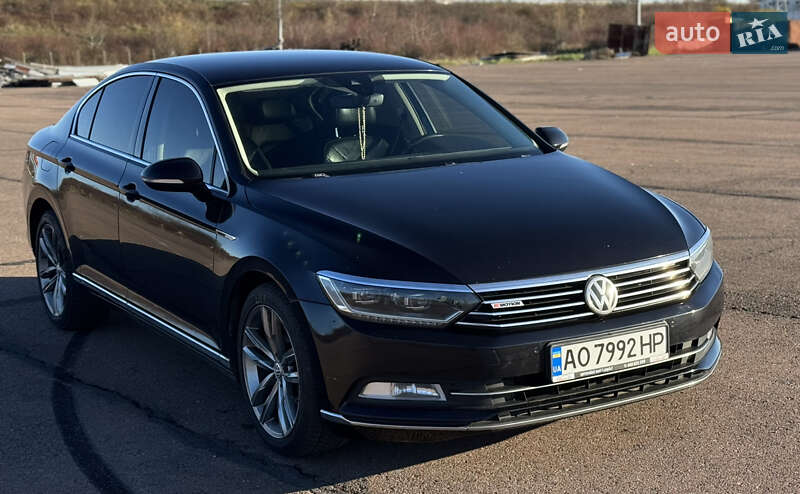 Седан Volkswagen Passat 2015 в Ужгороде