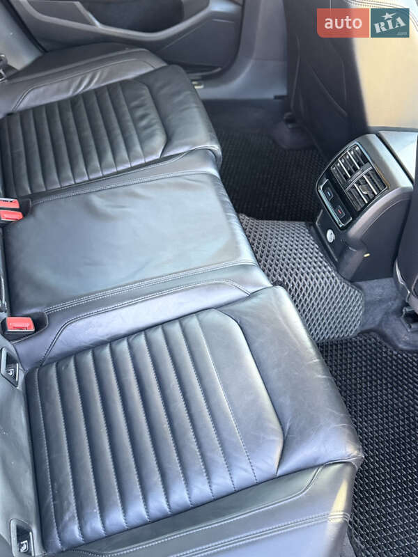 Седан Volkswagen Passat 2015 в Ужгороде